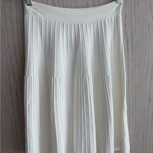 BCBGMaxAzria Cream Pleated A-Line Skirt